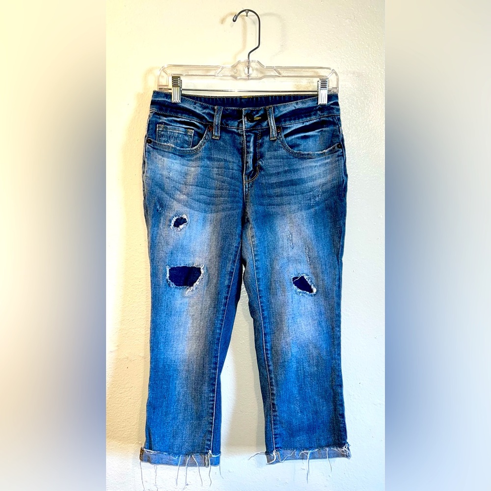Time and Tru Jean Capri with Rolled Cuff and Rips with Patches Size 4